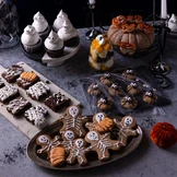 Жутко вкусно: осенние десерты для тематической вечеринки