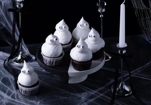 Рецепт «Шоколадные капкейки с меренгой» Рецепт «Шоколадные капкейки с меренгой»