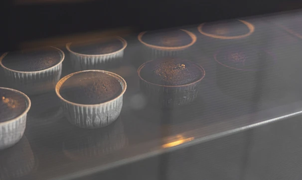 Шоколадные капкейки с меренгой, шаг 6/9