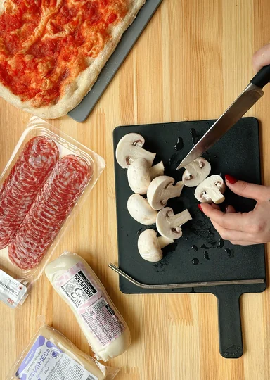 Мы рискнули и сделали «жуткую» пиццу из TikTok. И вот что из этого вышло