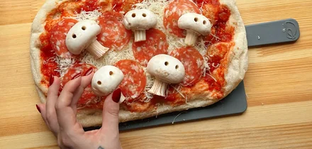 Мы рискнули и сделали «жуткую» пиццу из TikTok. И вот что из этого вышло