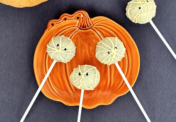 Рецепт «Кейк-попсы «Мумии»» Рецепт «Кейк-попсы «Мумии»»