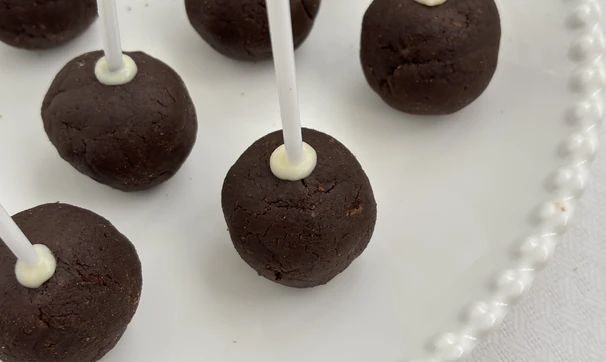 Кейк-попсы «Мумии», шаг 8/11