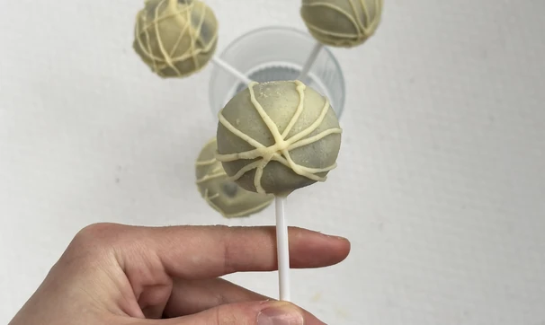 Кейк-попсы «Мумии», шаг 10/11