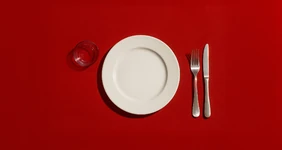 Сухое голодание: для чего люди отказываются от еды и воды