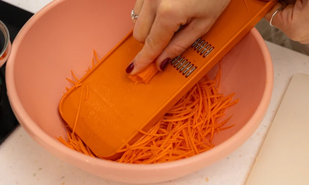 Корейский салат с шампиньонами, шаг 3/9