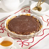 Веганский тарт с&nbsp;карамелью и&nbsp;шоколадом