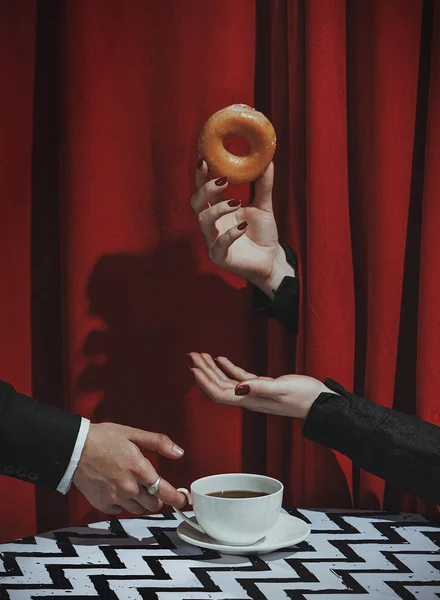 Кофепитие в Чёрном вигваме: как устроить вечеринку в стиле Твин Пикс