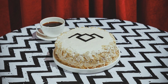 Кофепитие в Чёрном вигваме: как устроить вечеринку в стиле Твин Пикс