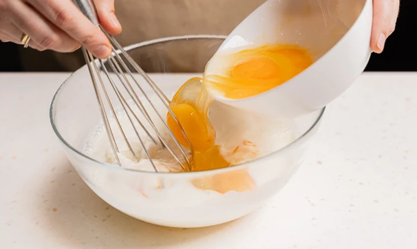 Клафути со сливами, шаг 1/8