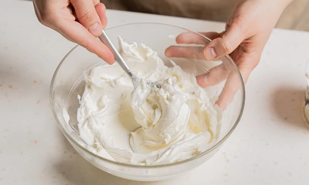 Слойки с козьим сыром и сливами, шаг 8/13