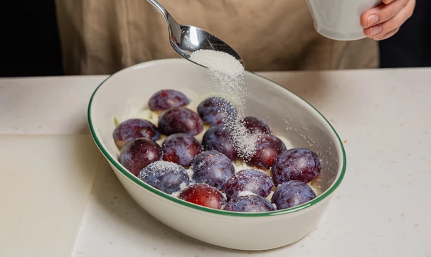 Курица со сливами в духовке, шаг 6/11