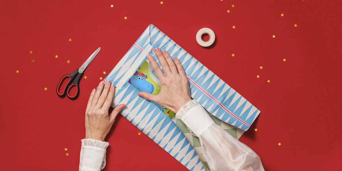 10 простых способов красиво и&nbsp;быстро упаковать подарки