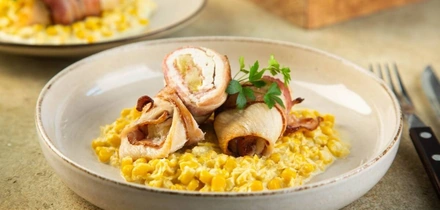 К праздничному столу: рецепты горячего, салатов, закусок и десертов