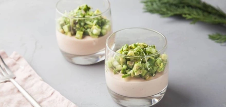 К праздничному столу: рецепты горячего, салатов, закусок и десертов