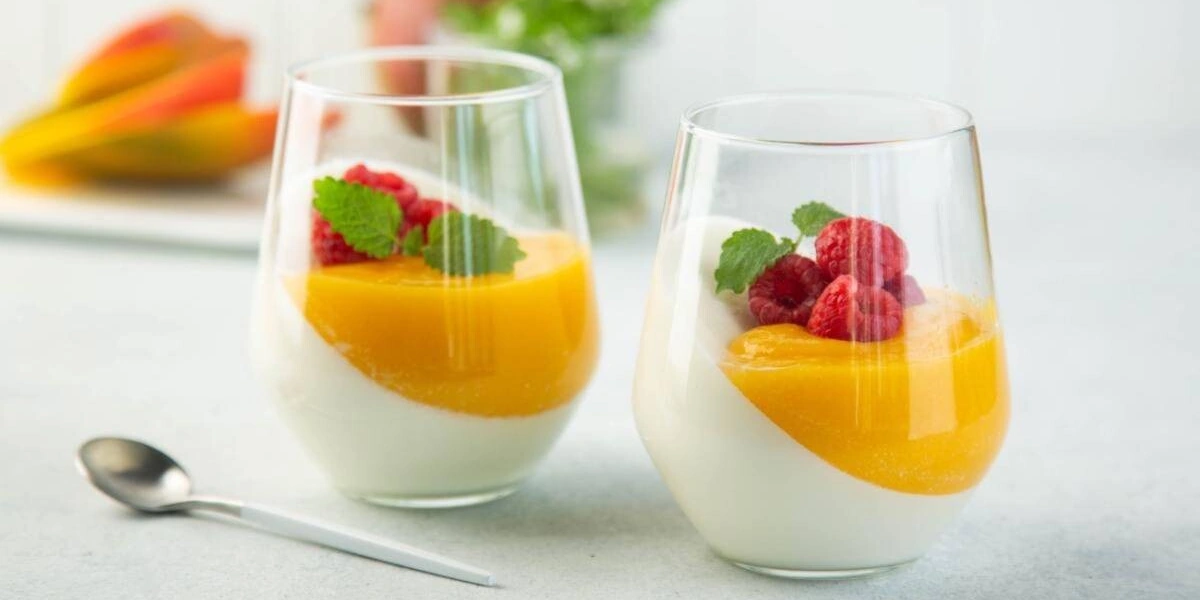 К праздничному столу: рецепты горячего, салатов, закусок и десертов