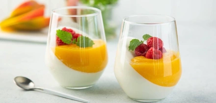 К праздничному столу: рецепты горячего, салатов, закусок и десертов