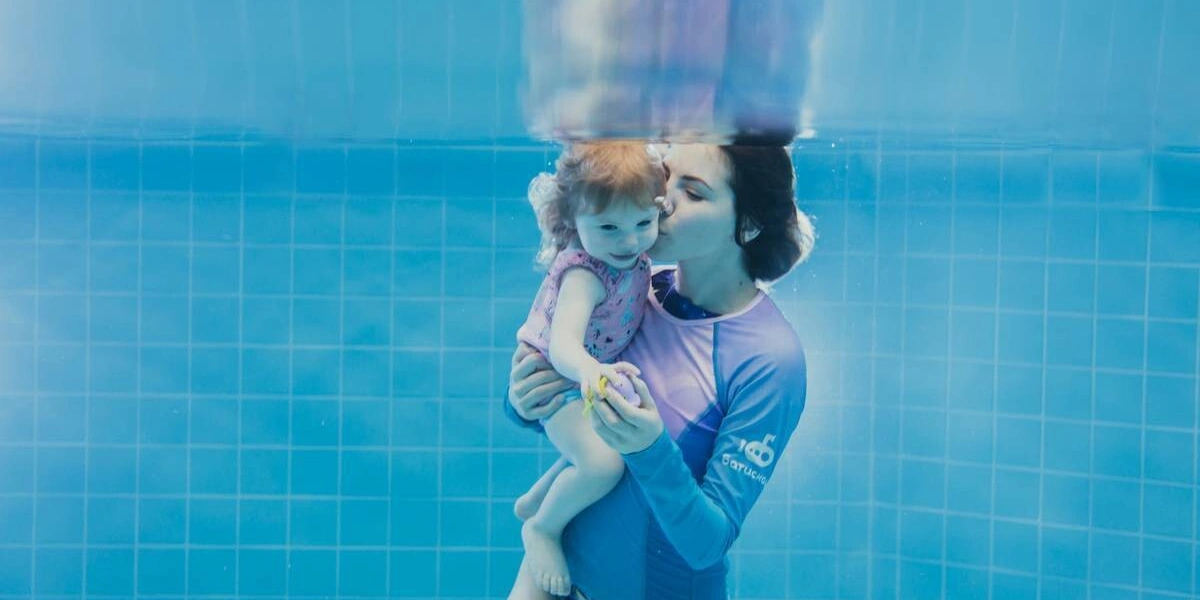 В Батискафе работают два тёплых бассейна, спортзал, сауна и соляная пещера