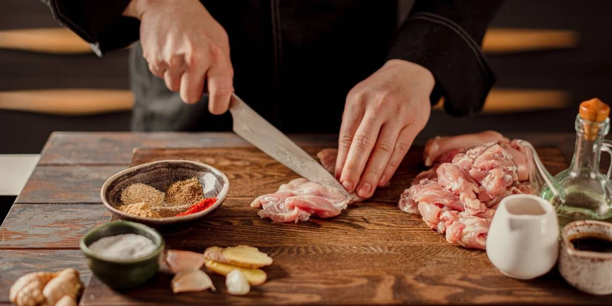 Шашлык из&nbsp;индейки: маринад на&nbsp;кефире, с&nbsp;соевым соусом и&nbsp;кофе