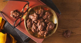 Шоколадные лягушки