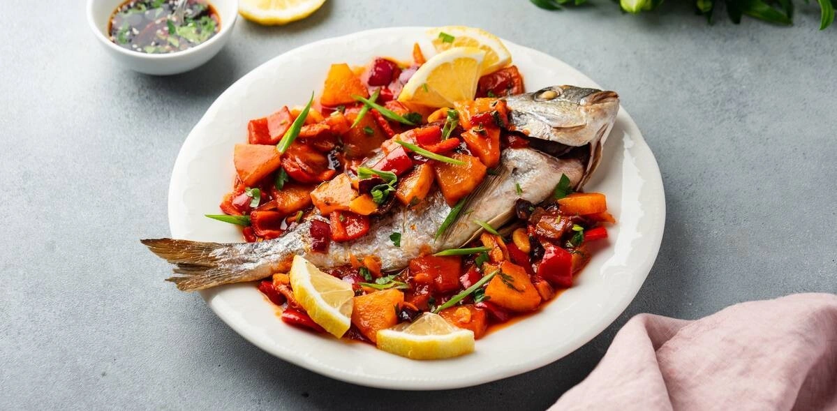 Рецепты с&nbsp;ананасом: готовим курицу, салат, соус, запекаем в&nbsp;духовке и&nbsp;фантазируем с&nbsp;соком