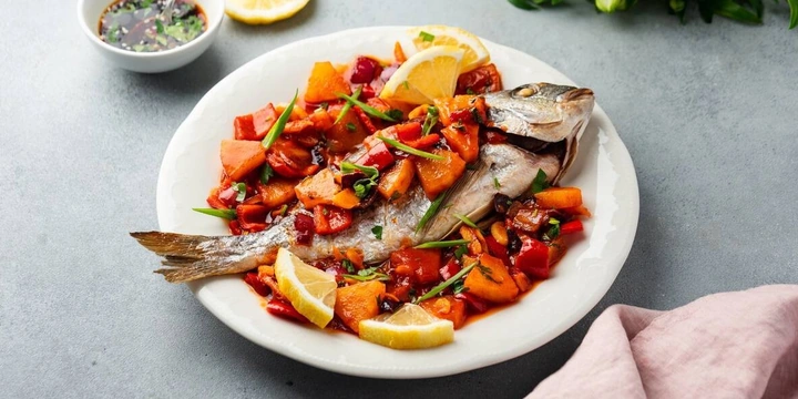 Рецепты с&nbsp;ананасом: готовим курицу, салат, соус, запекаем в&nbsp;духовке и&nbsp;фантазируем с&nbsp;соком