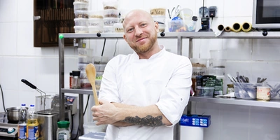 На кухне у бренд-шефа: как рождается линейка ШефВилл для&nbsp;новогоднего стола