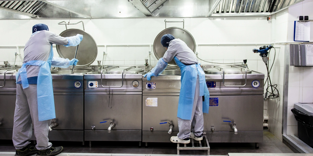 На кухне у бренд-шефа: как рождается линейка ШефВилл для&nbsp;новогоднего стола