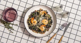 Чёрный птитим с&nbsp;креветками