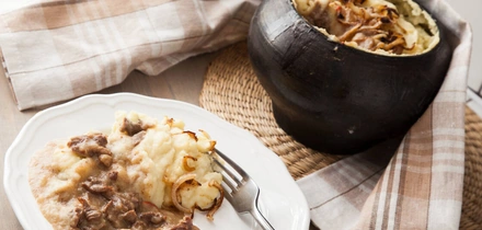 Готовим в&nbsp;духовке: 17 рецептов в&nbsp;горшочках и&nbsp;без