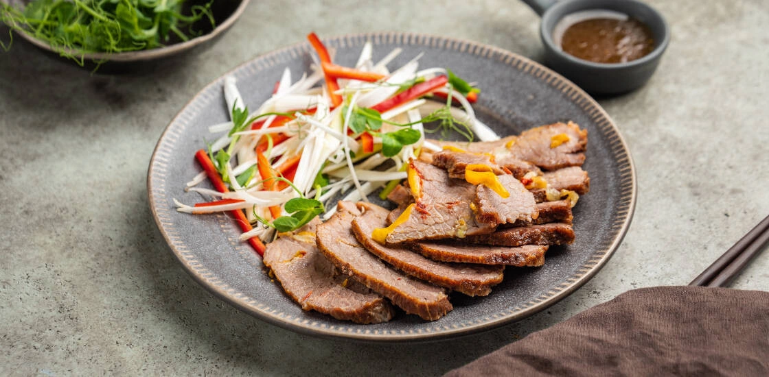 Готовим в&nbsp;духовке: 17 рецептов в&nbsp;горшочках и&nbsp;без