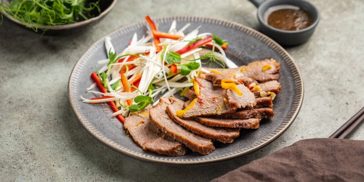 Готовим в&nbsp;духовке: 17 рецептов в&nbsp;горшочках и&nbsp;без