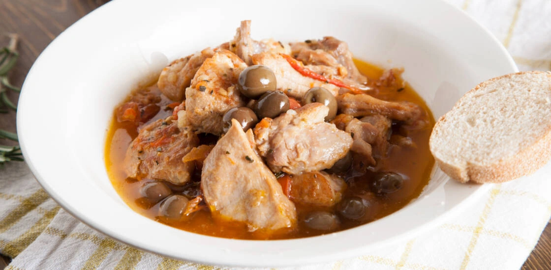 Готовим в&nbsp;духовке: 17 рецептов в&nbsp;горшочках и&nbsp;без