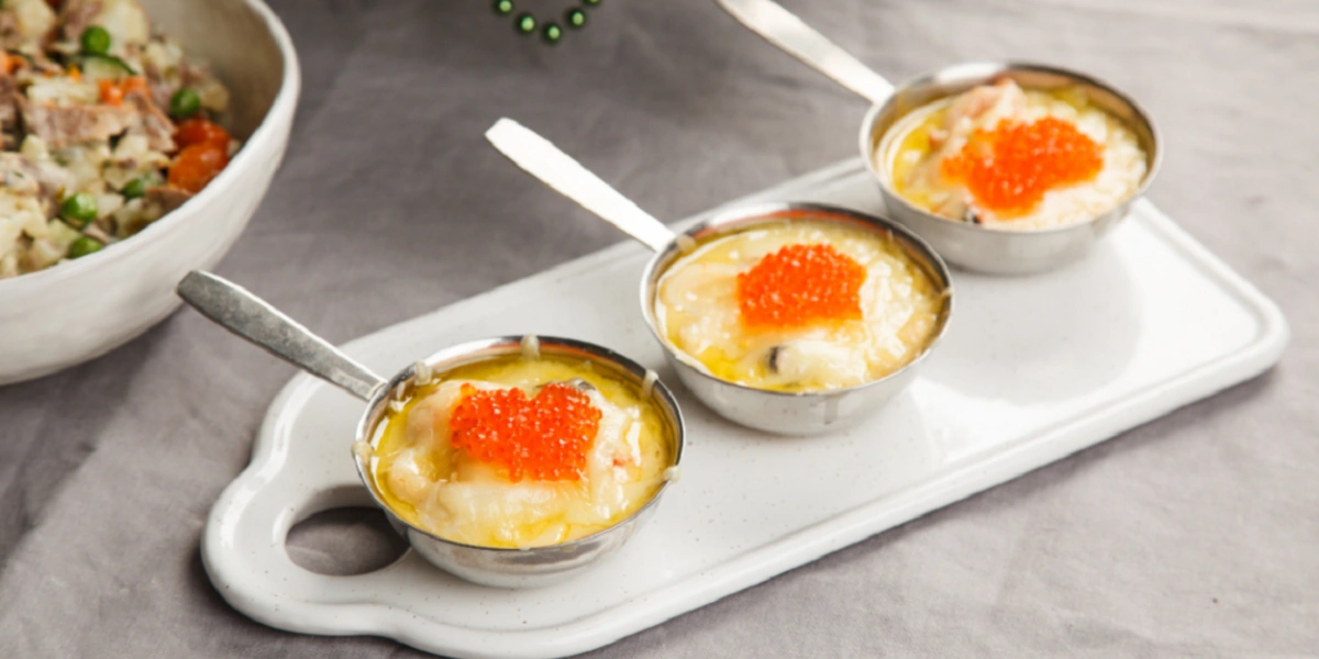 Что подают в&nbsp;кокотнице и&nbsp;зачем нужен клош: 10 странных предметов на&nbsp;кухне