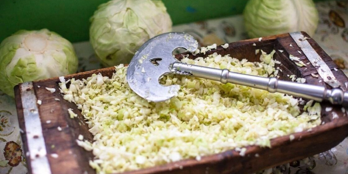 Что подают в&nbsp;кокотнице и&nbsp;зачем нужен клош: 10 странных предметов на&nbsp;кухне