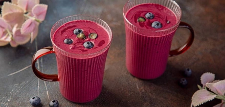 Домашний лимонад, ягодный смузи и&nbsp;кофе со льдом: рецепты холодных напитков