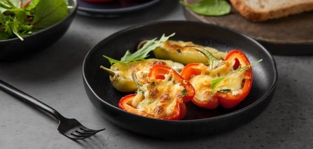 От горячего до&nbsp;десерта: 10 рецептов из&nbsp;творога, которые не займут много времени