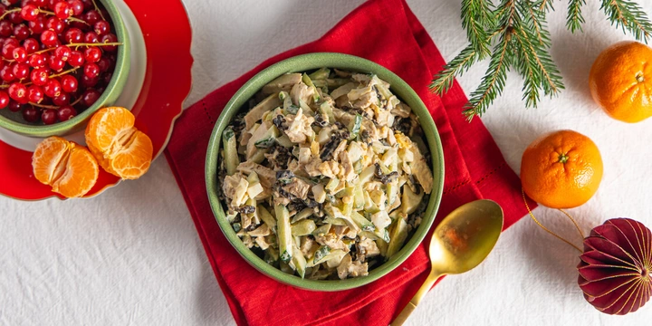 Простые и&nbsp;вкусные салаты с&nbsp;курицей: 10 лучших рецептов