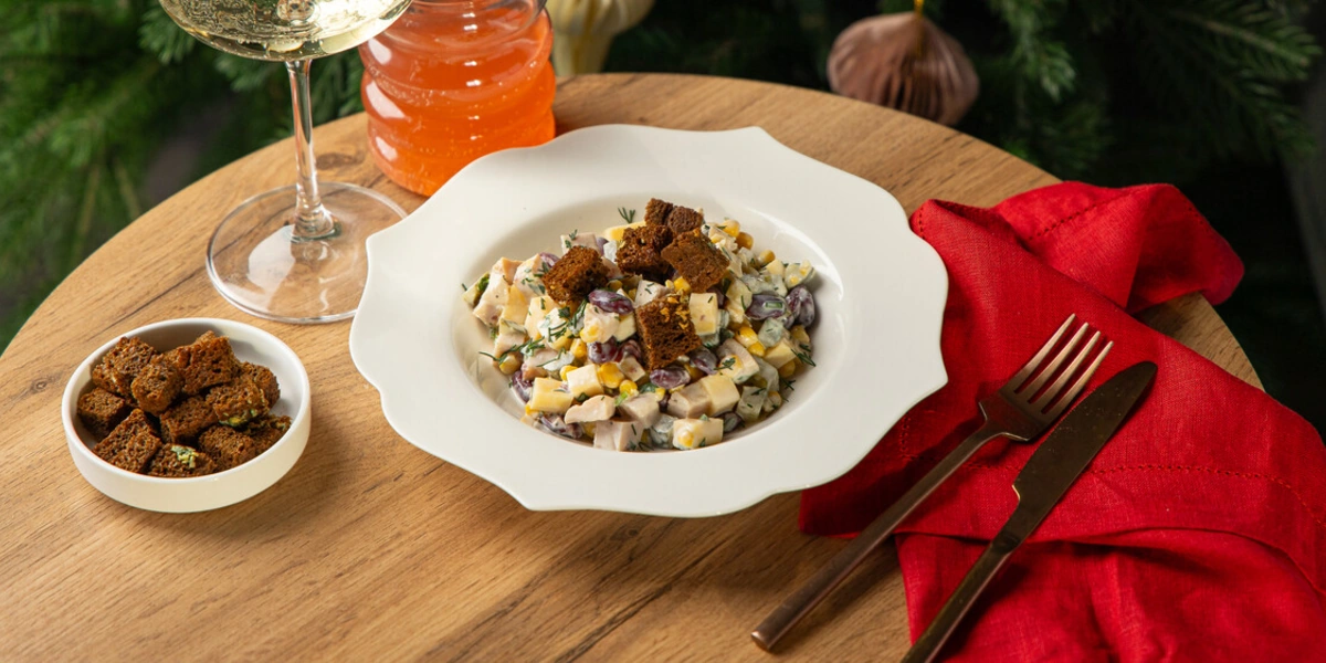 Простые и&nbsp;вкусные салаты с&nbsp;курицей: 10 лучших рецептов