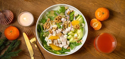Простые и&nbsp;вкусные салаты с&nbsp;курицей: 10 лучших рецептов
