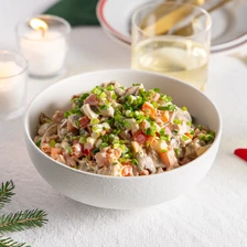 Салат с&nbsp;копчёной курицей и&nbsp;шампиньонами