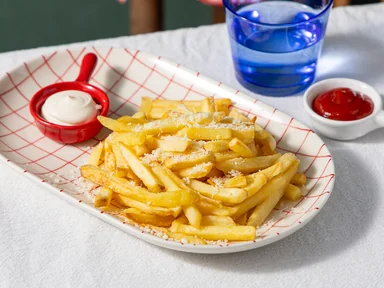Картофель фри с&nbsp;пармезаном