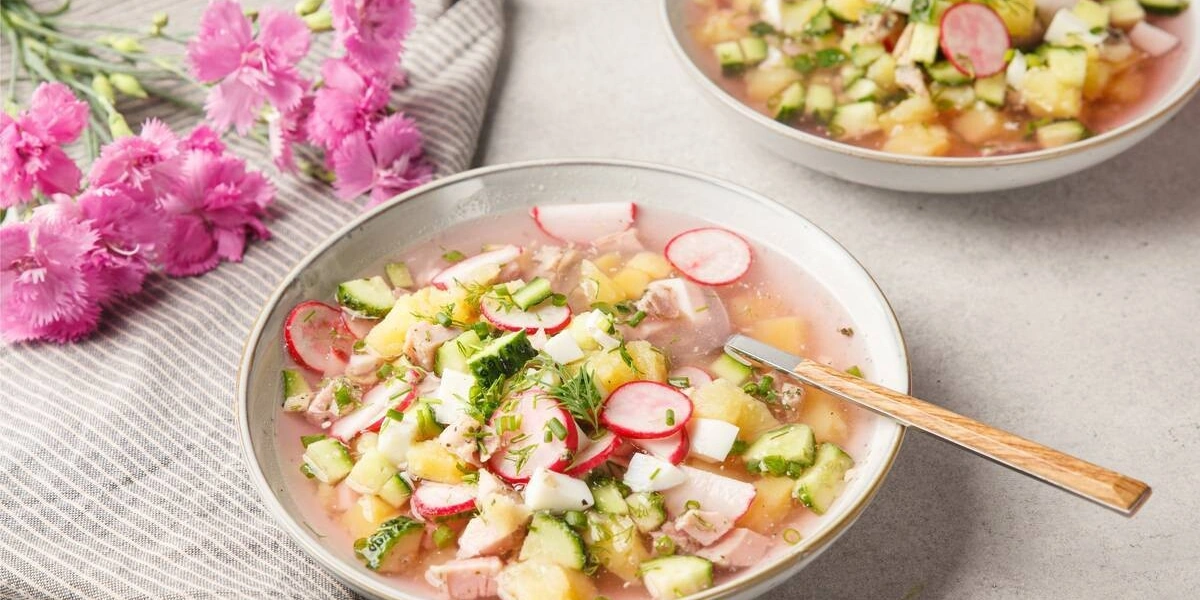 Рецепты для&nbsp;дачи: как готовить окрошку и&nbsp;клубничный суп