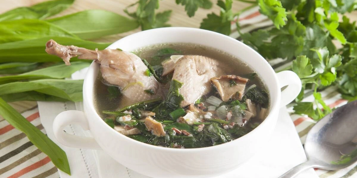 Рецепты для&nbsp;дачи: как готовить окрошку и&nbsp;клубничный суп