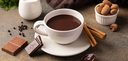 От глинтвейна до&nbsp;тыквенного латте: рецепты согревающих напитков