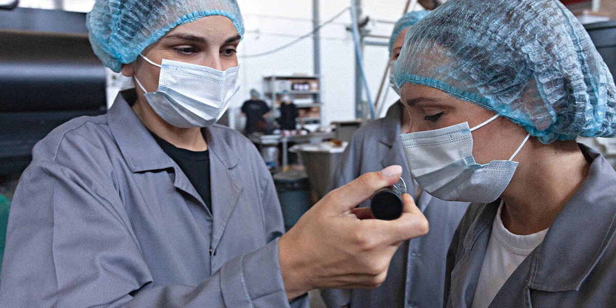 Весь процесс обжарки зелёного зерна в&nbsp;зависимости от&nbsp;сорта и&nbsp;планируемого бленда занимает до&nbsp;15 минут