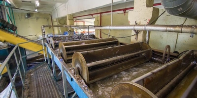 Вторая жизнь вторсырья: как перерабатывают крышечки и&nbsp;пакеты