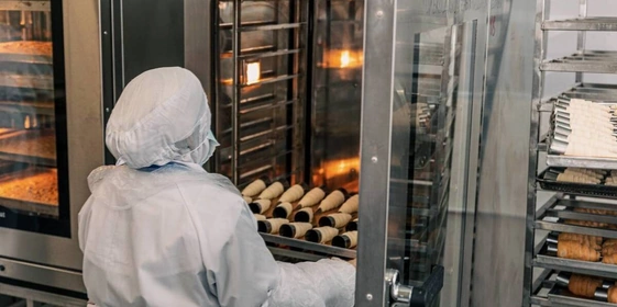 И помещаются в&nbsp;духовой шкаф, разогретый до&nbsp;190 градусов