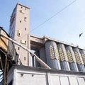 Здание элеватора «Объединения «Союзпищпром» — архитектурная достопримечательность Челябинска. По&nbsp;ведущим от&nbsp;элеватора эстакадам зерно оказывается в&nbsp;цехах