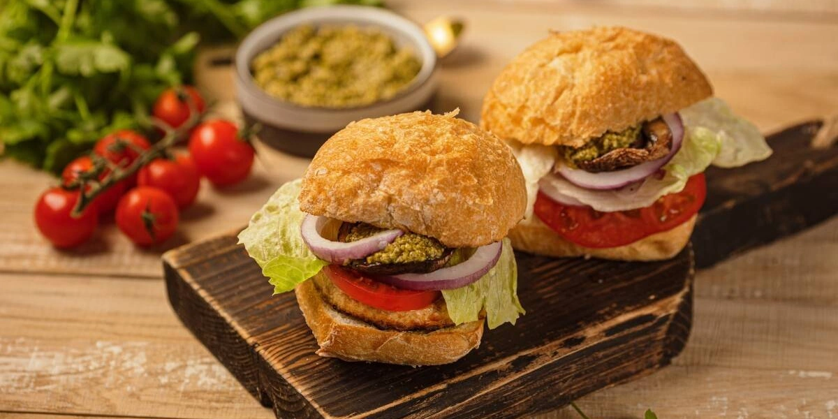 Как сделать бургеры в&nbsp;домашних условиях: рецепты котлет, соусов и&nbsp;советы кулинаров